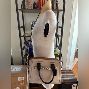 Cream Coach Swagger 27 - 34417